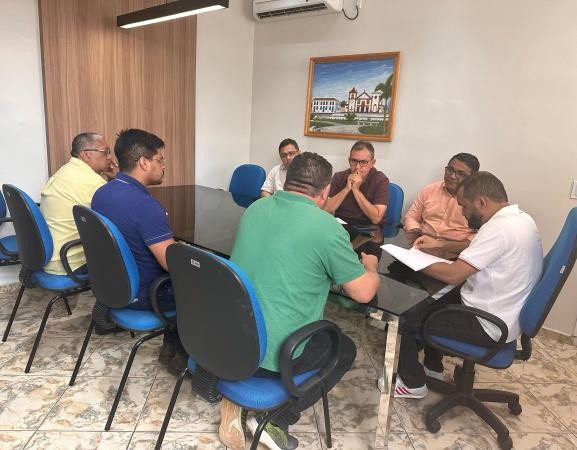 Reunião com secretários e equipe gestora debate medidas para recolhimento de animais