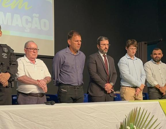 Governo do Piauí formaliza doação de terreno para nova penitenciária em Oeiras