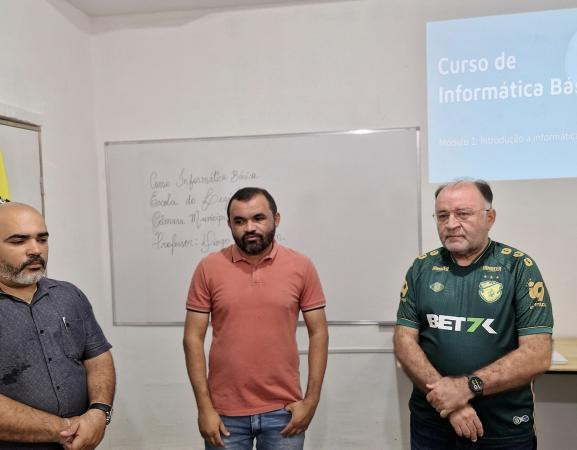Câmara de Oeiras inicia curso de informática básica para servidores
